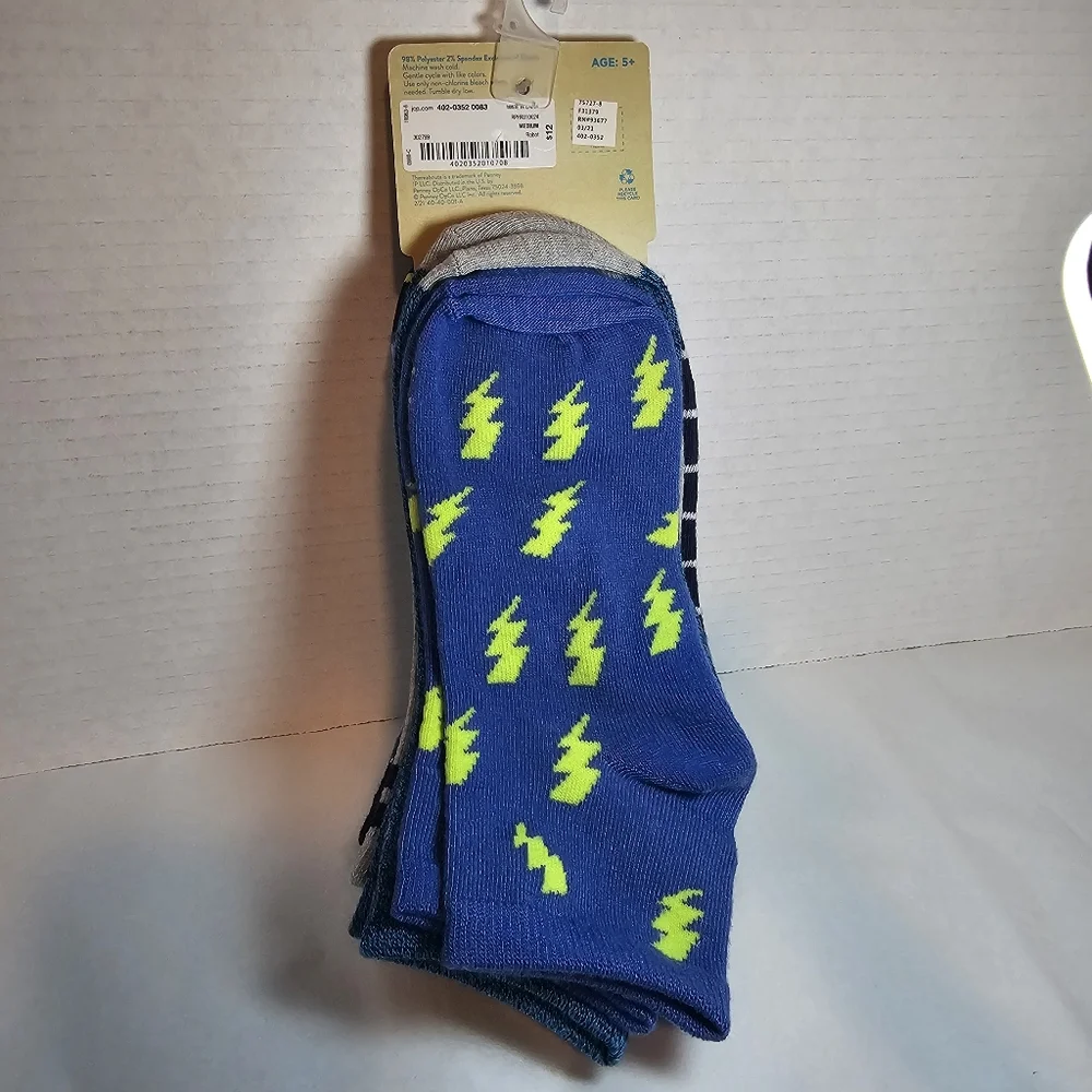 Thereabouts Quarters Boys Socks 6 Pair Socks New Package Blues Grays Age 5+